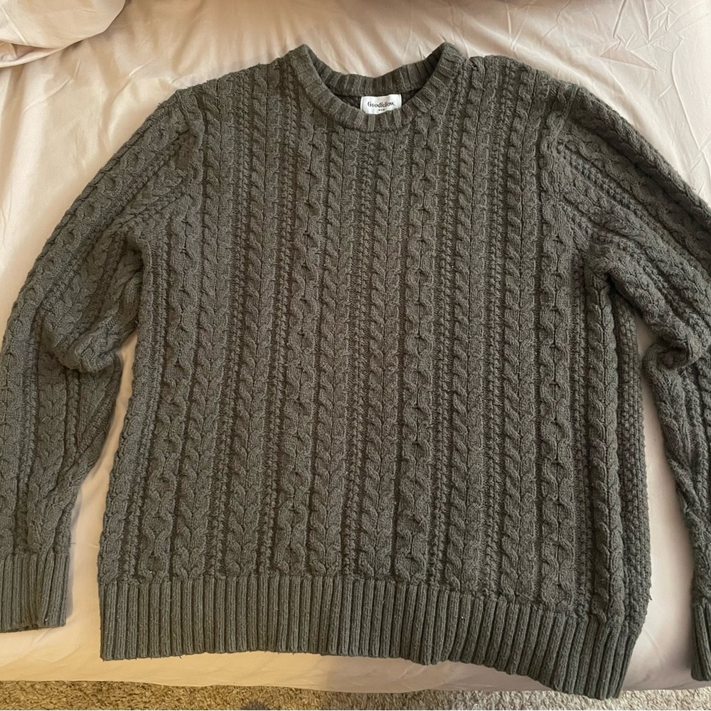 Classic Cable Knit Sweater - Gray